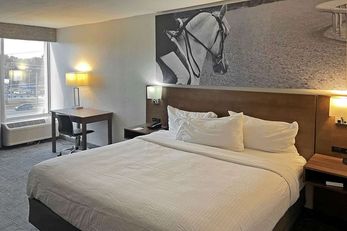 Clarion Pointe