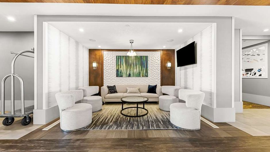 Best Western Plus Airdrie Gateway Lobby