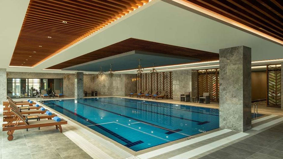 DoubleTree by Hilton Manisa Pool