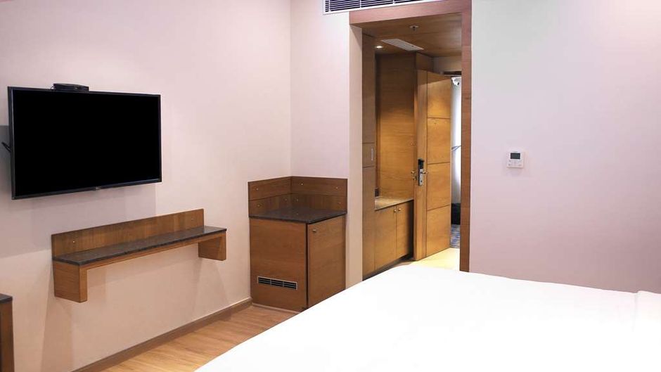 Comfort Inn Kaikaluru Room