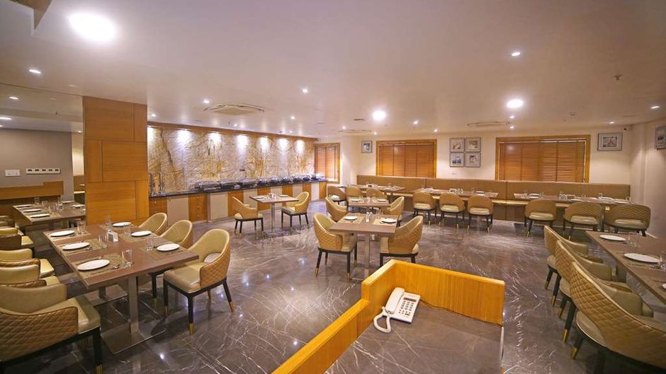 Comfort Inn Kaikaluru Restaurant