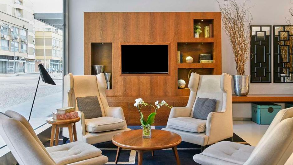 NH Coimbra Dona Ines Lobby