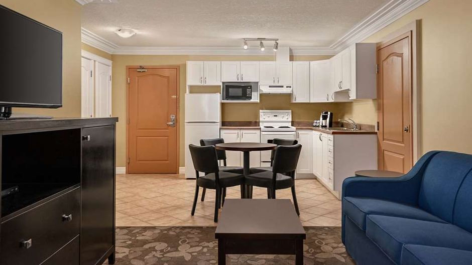 Nova Inn Yellowknife Suite