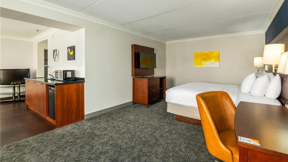 Comfort Inn & Conf Cntr Toronto Airport Suite