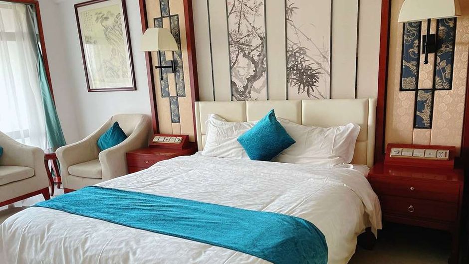 Ramada by Wyndham Wanning Resort Room
