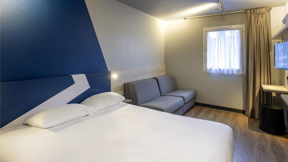 Ibis Budget Millau Viaduc Room
