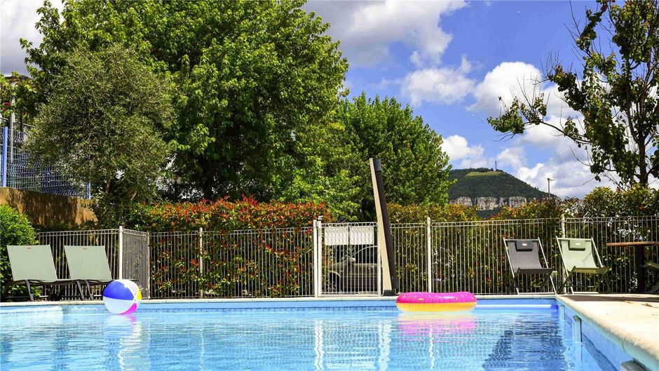 Ibis Budget Millau Viaduc Exterior