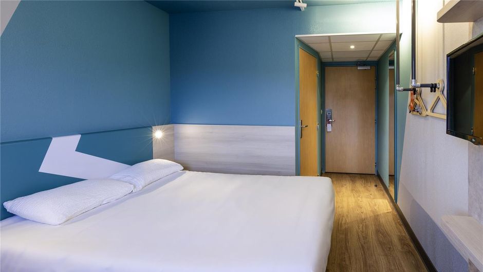 Ibis Budget Millau Viaduc Room