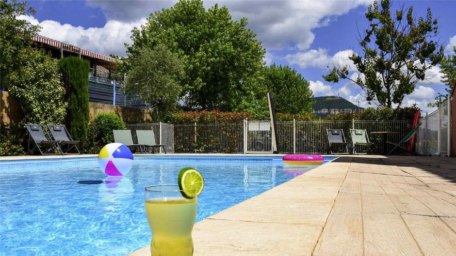 Ibis Budget Millau Viaduc Pool