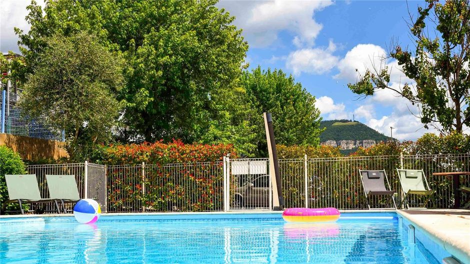 Ibis Budget Millau Viaduc Exterior