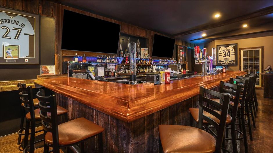 Super 8 by Wyndham Country Squire Resort Restaurant