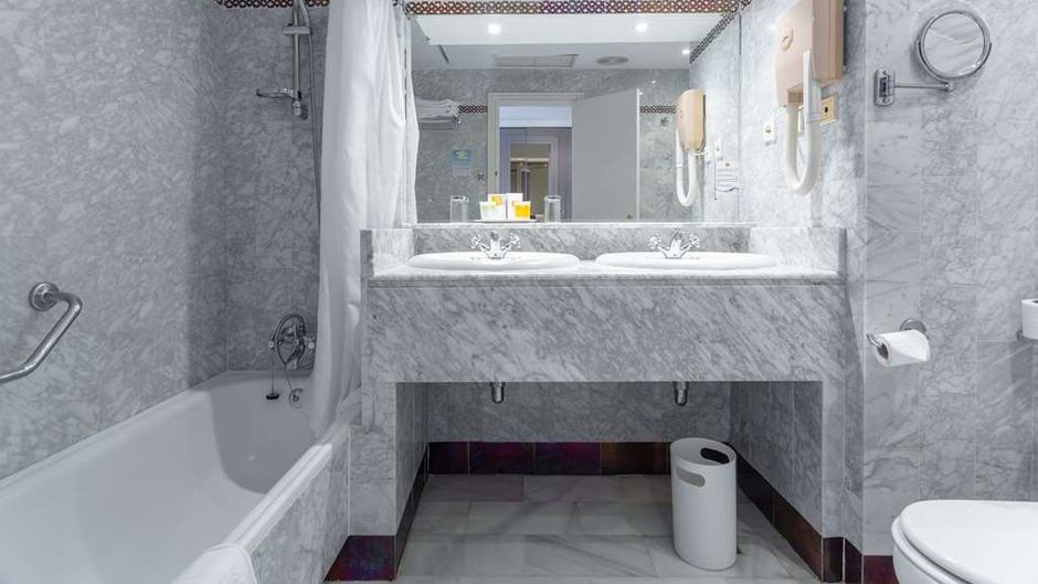 Hotel Abades Benacazon Room