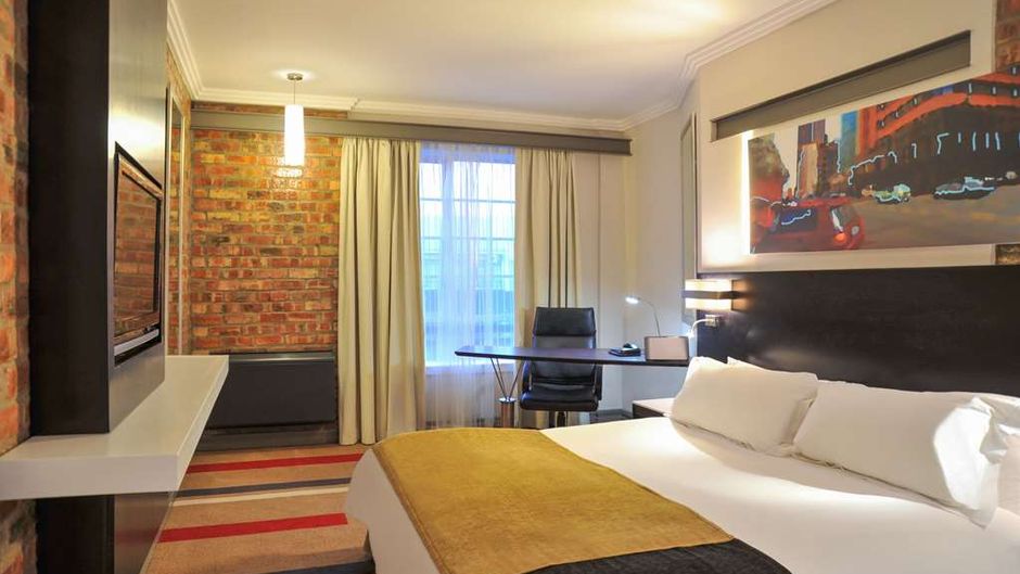 Garden Court Victoria Junction Room
