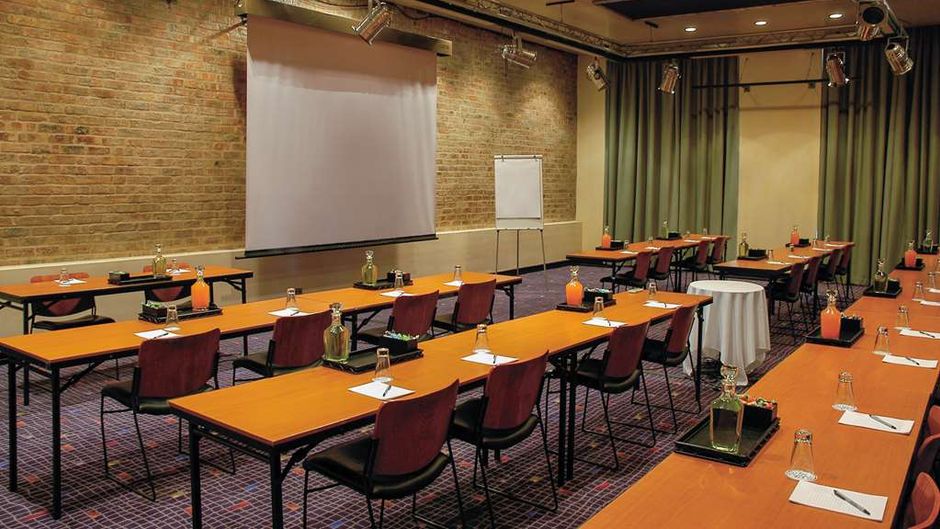 Garden Court Victoria Junction Room