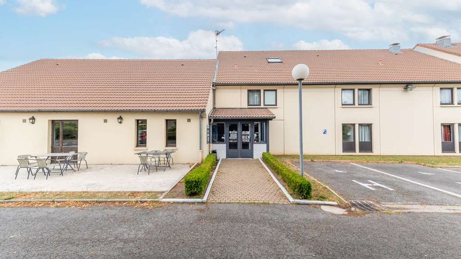 Hotel Kyriad Creil Chantilly Nord Exterior
