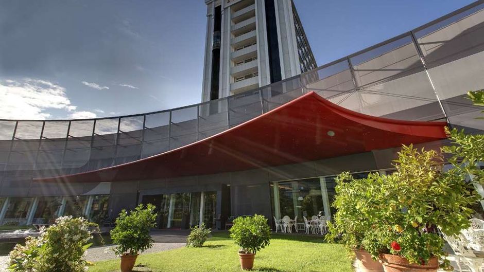 Panoramic Plaza Hotel Exterior