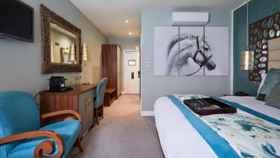 Woughton House Hotel, WorldHotels Elite Room