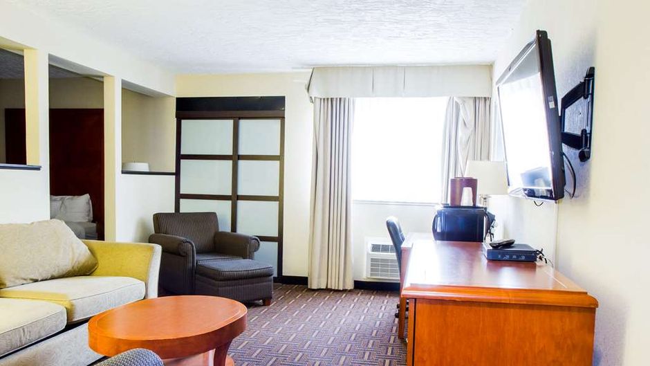 Wyndham Garden Medicine Hat Room