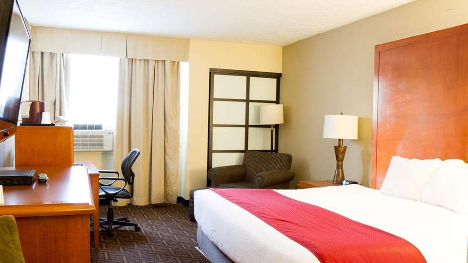 Wyndham Garden Medicine Hat Room
