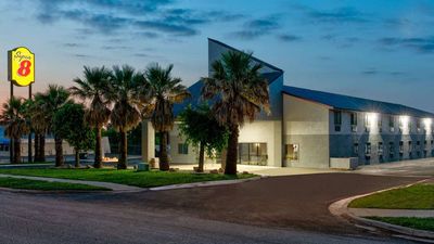 Super 8 by Wyndham New Braunfels I-35