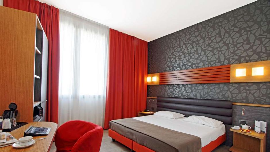 Hotel Cosmopolitan Bologna Room