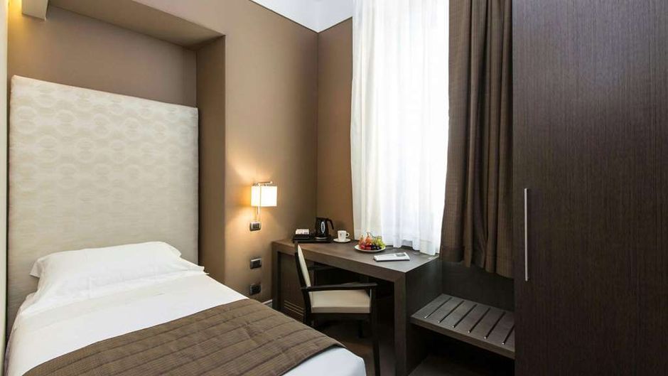 Monti Palace Hotel Room