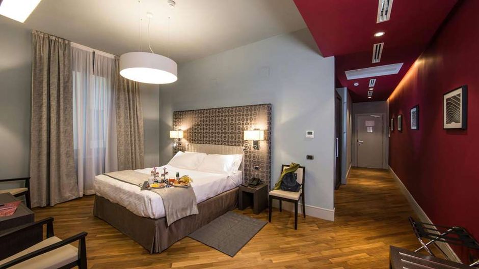 Monti Palace Hotel Suite