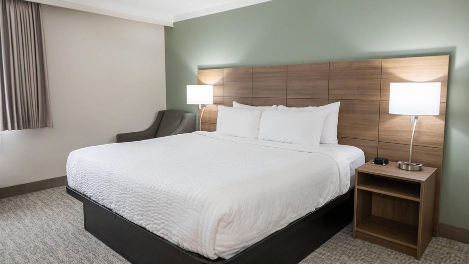 Quality Inn and Suites Whitehorse Room