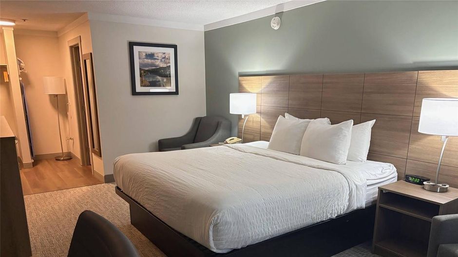 Quality Inn and Suites Whitehorse Suite