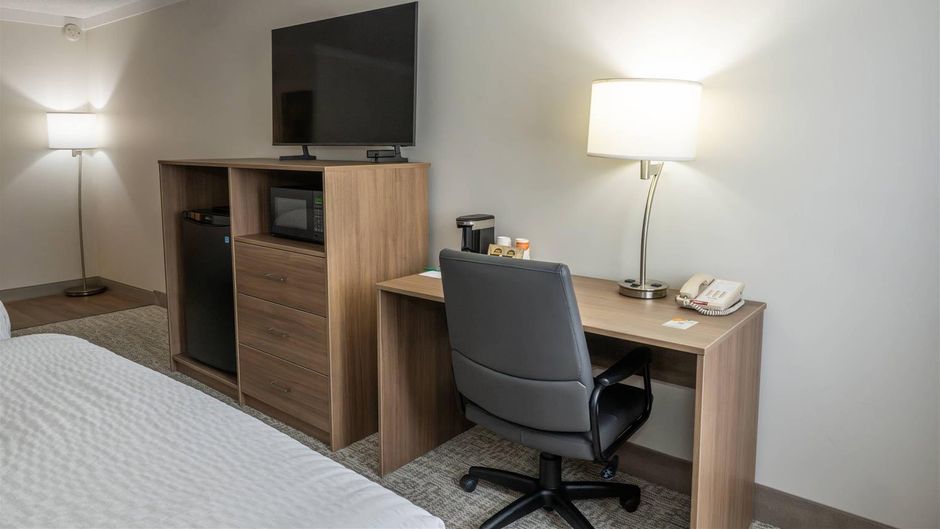 Quality Inn and Suites Whitehorse Room