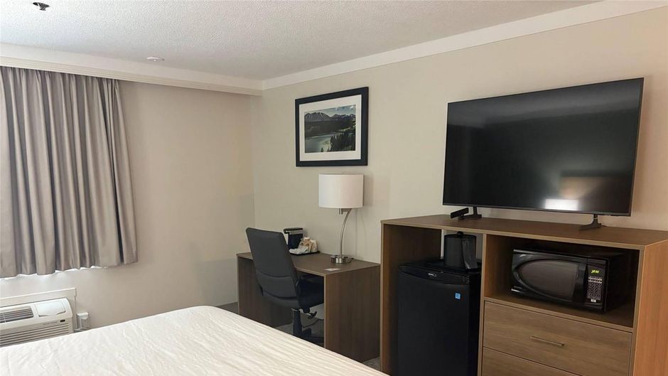 Quality Inn and Suites Whitehorse Suite