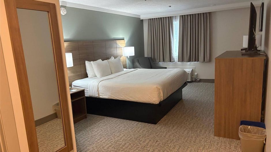 Quality Inn and Suites Whitehorse Suite