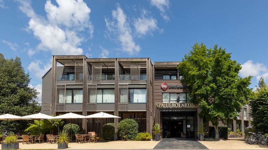 Best Western Plus Le Roi Arthur Hotel Exterior