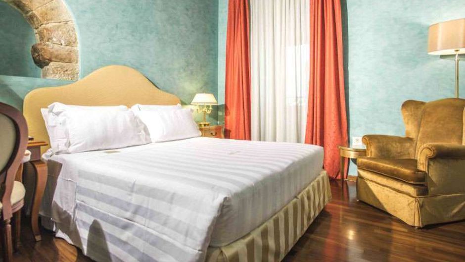 Hotel Golden Tower Room
