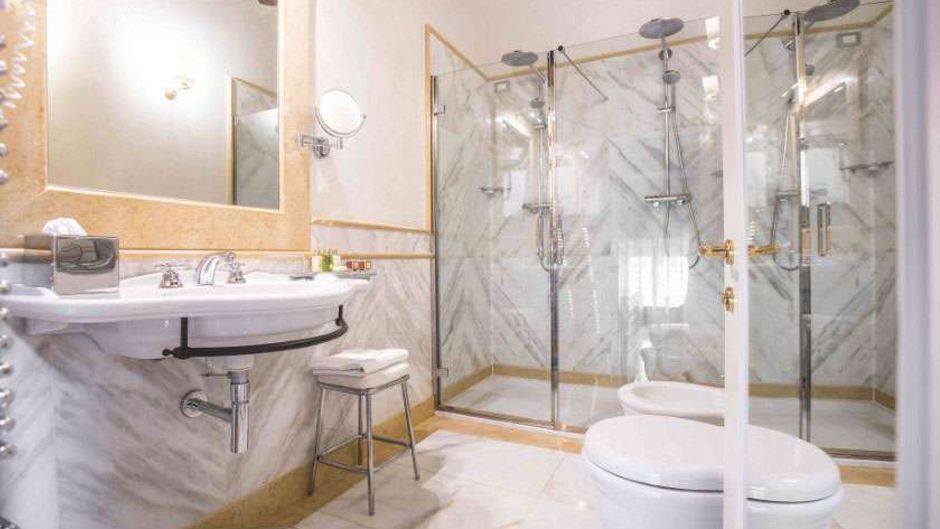Hotel Golden Tower Room