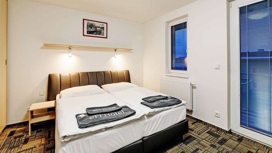 eFi Palace Hotel Room