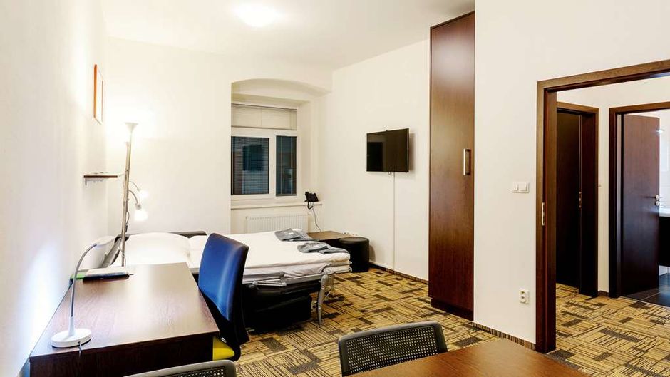 eFi Palace Hotel Room
