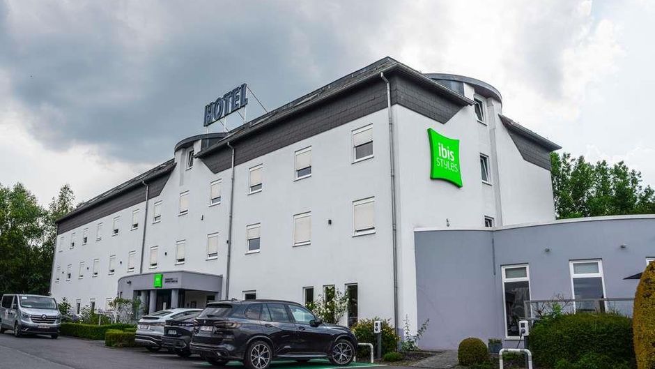 Ibis Styles Charleroi Airport Exterior