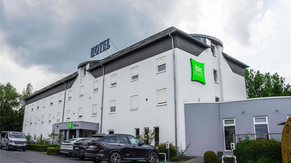 Ibis Styles Charleroi Airport Exterior