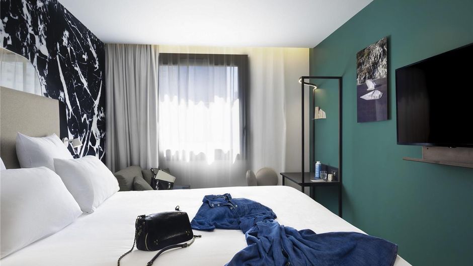 Tribe Paris La Defense Esplanade Room