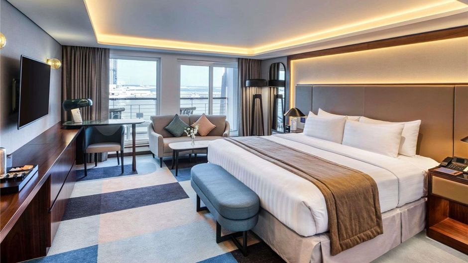 Queen Elizabeth 2 Floating Hotel Exterior