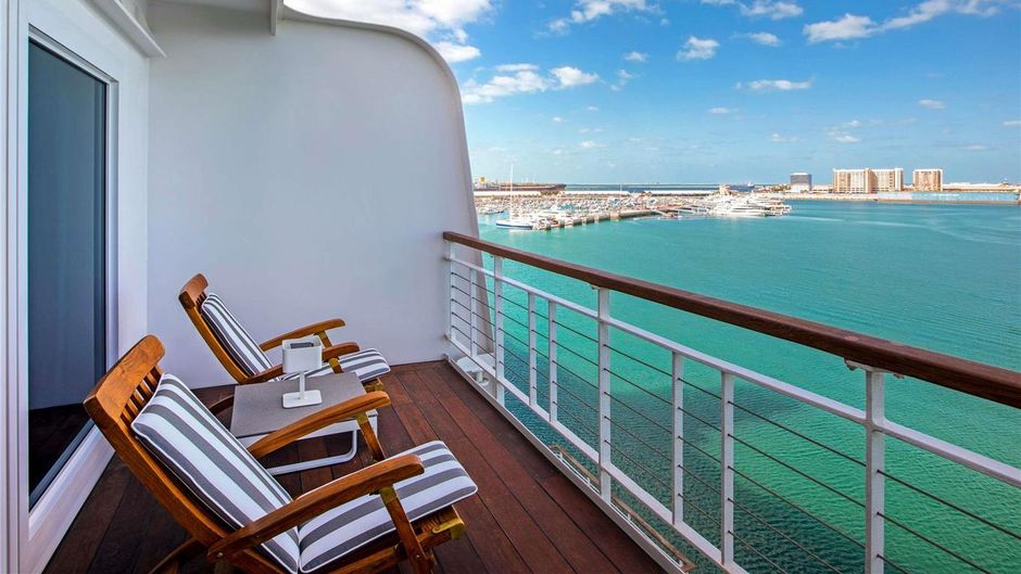 Queen Elizabeth 2 Floating Hotel Exterior