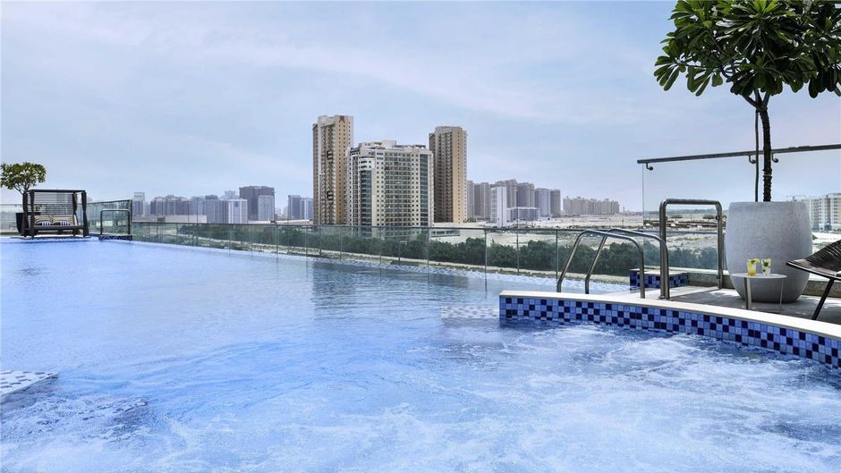 Moevenpick Hotel Jumeirah Village Triang Pool