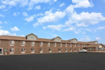 Super 8 by Wyndham Missouri Valley
