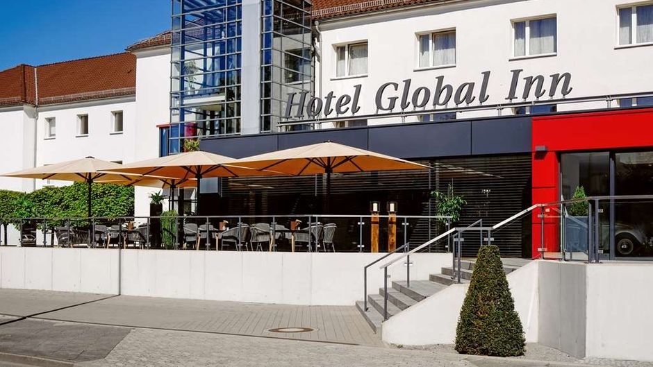 Global Inn Exterior