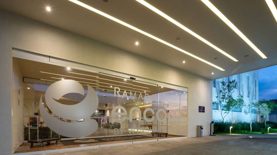 Ramada Encore by Wyndham GDL Aeropuerto Exterior