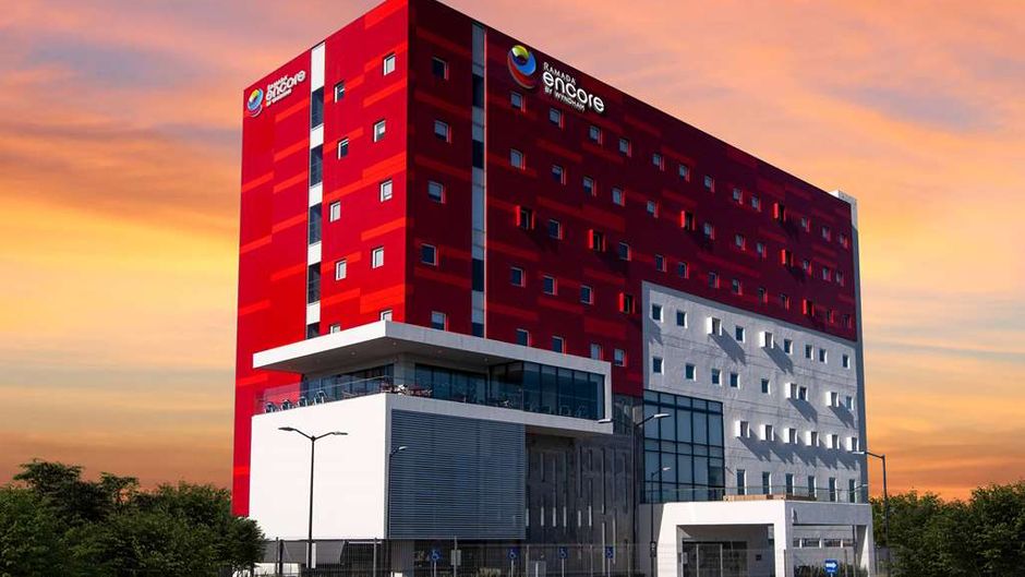 Ramada Encore by Wyndham GDL Aeropuerto Exterior