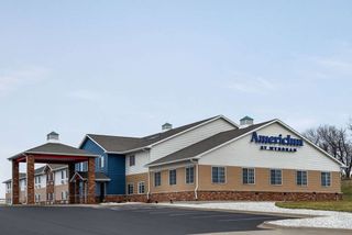 AmericInn by Wyndham Williamsburg