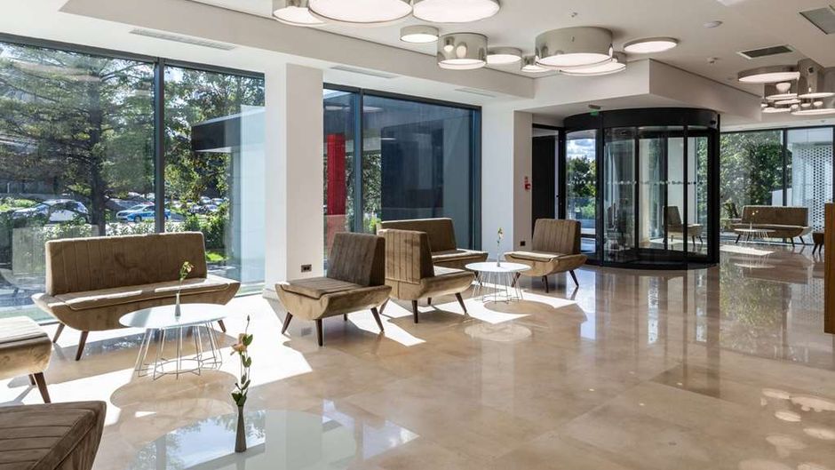 Ramada by Wyndham Slatina Parc Lobby