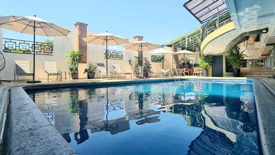 Borda Cuernavaca Pool